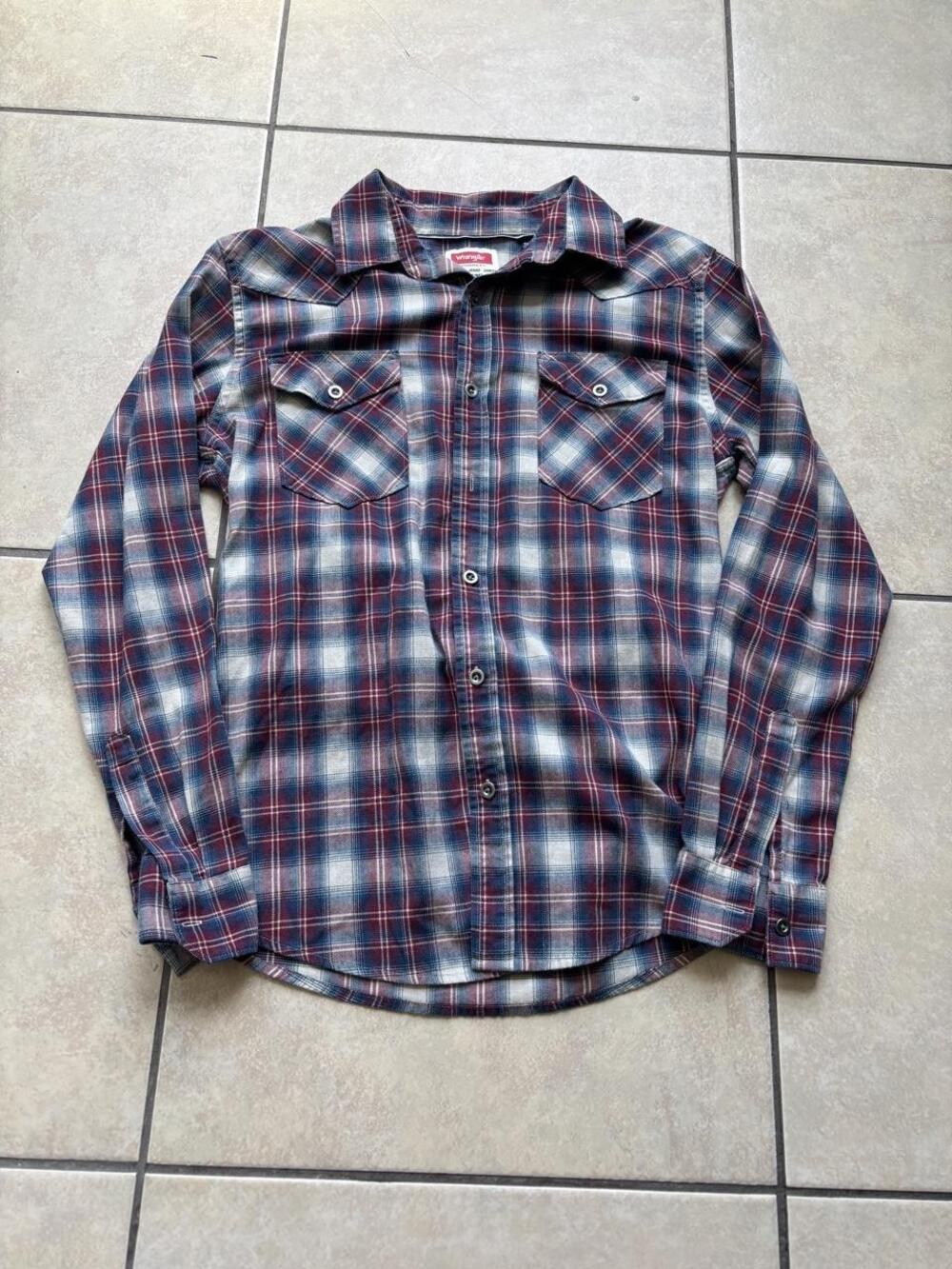 Wrangler Shirt Mens Small Blue Red Plaid Flannel Long Sleeve Button-Up Casual